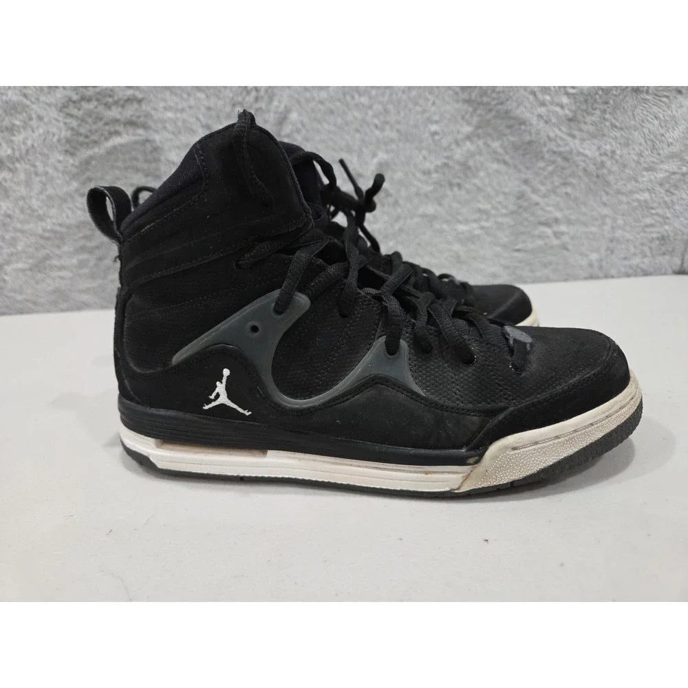 Jordan Flight TR '97 428827-005 Black-White Sz 6Y